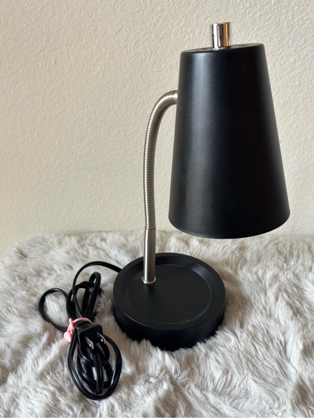 Black Modern Desk Adjustable Lamp